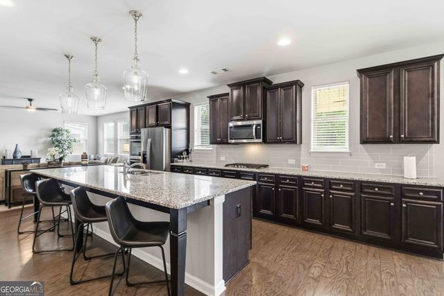 520 Coventry Way, Mcdonough, GA 30252