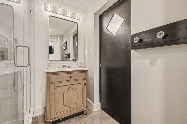 700 Church St Apt 803, Nashville, TN 37203