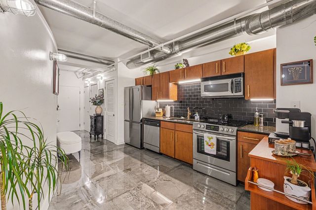 700 Church St Apt 803, Nashville, TN 37203