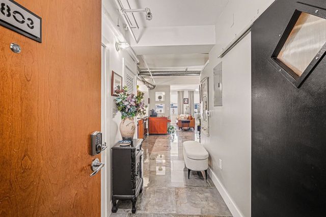 700 Church St Apt 803, Nashville, TN 37203