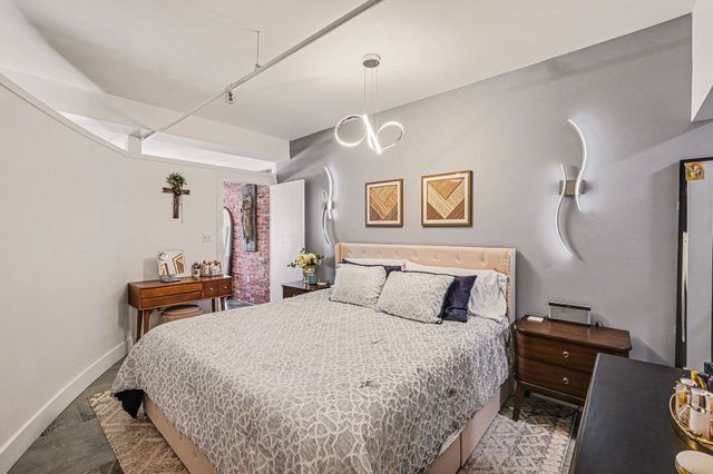 700 Church St Apt 803, Nashville, TN 37203