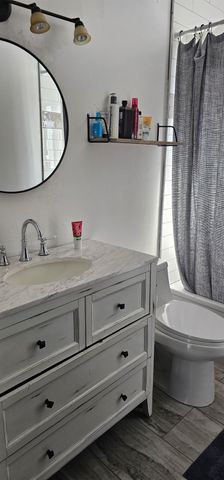 1525 Tiverton Ave, Sacramento, CA 95822