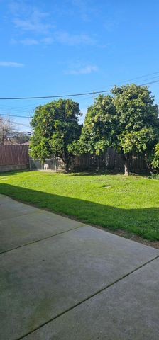 1525 Tiverton Ave, Sacramento, CA 95822