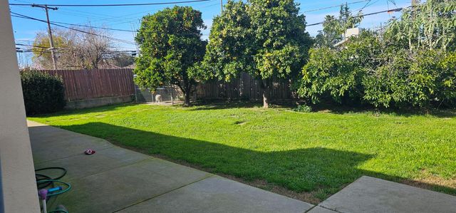 1525 Tiverton Ave, Sacramento, CA 95822