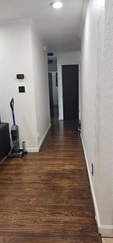 1525 Tiverton Ave, Sacramento, CA 95822