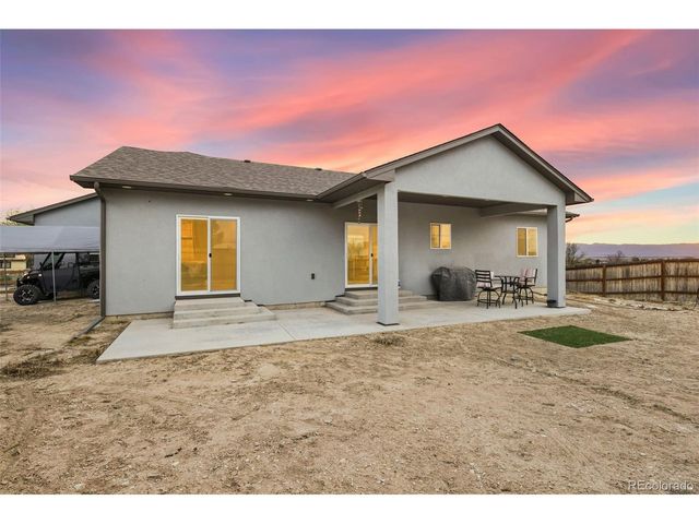 171 W Legend Dr, Pueblo West, CO 81007