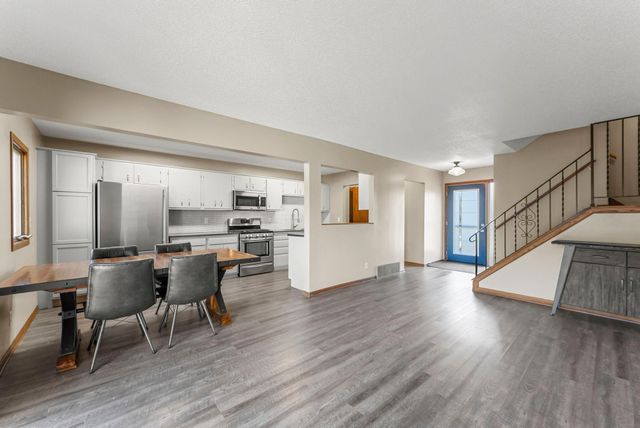 220 Windsor Lane, New Brighton, MN 55112