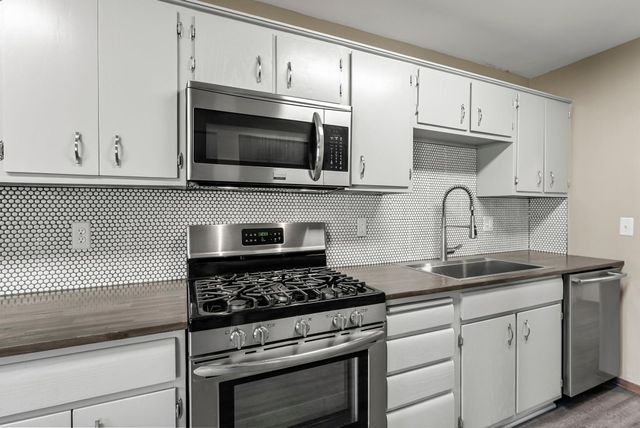 220 Windsor Lane, New Brighton, MN 55112