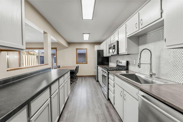 220 Windsor Lane, New Brighton, MN 55112