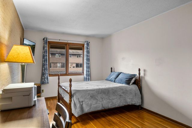 220 Windsor Lane, New Brighton, MN 55112