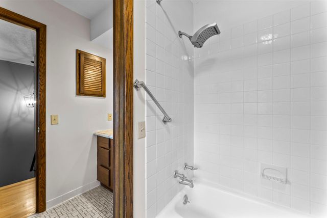 220 Windsor Lane, New Brighton, MN 55112