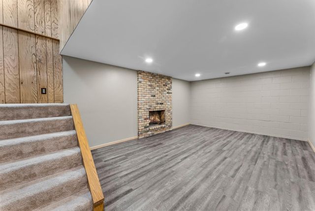 220 Windsor Lane, New Brighton, MN 55112