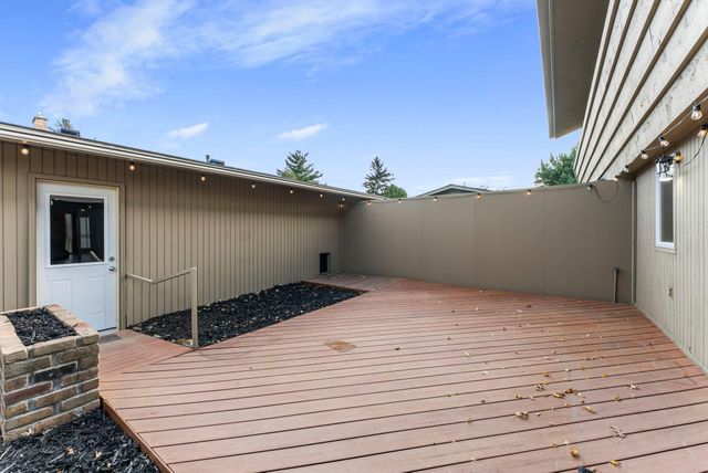 220 Windsor Lane, New Brighton, MN 55112