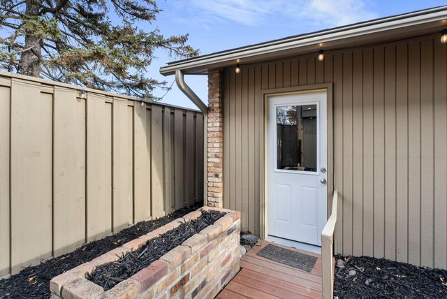 220 Windsor Lane, New Brighton, MN 55112