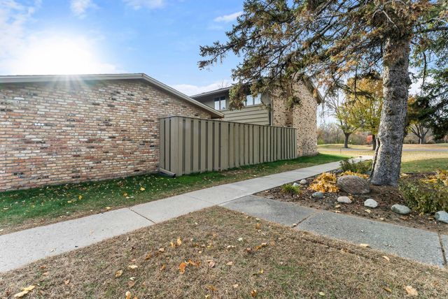 220 Windsor Lane, New Brighton, MN 55112