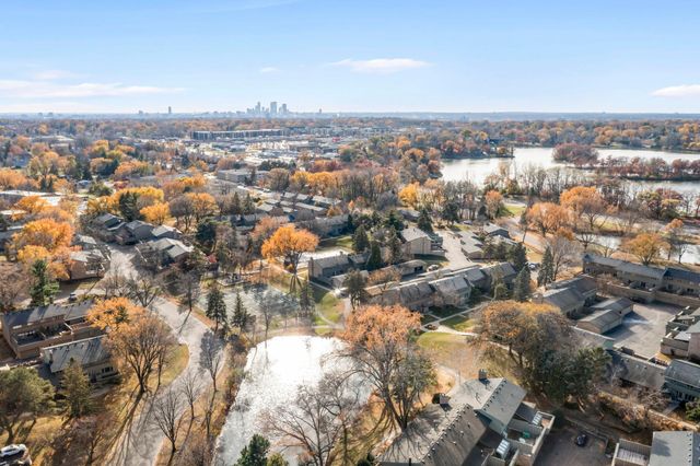 220 Windsor Lane, New Brighton, MN 55112