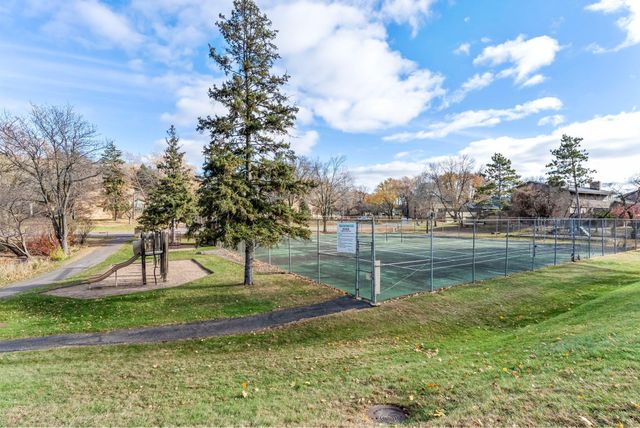 220 Windsor Lane, New Brighton, MN 55112