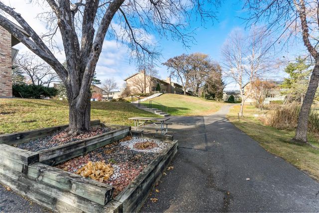 220 Windsor Lane, New Brighton, MN 55112