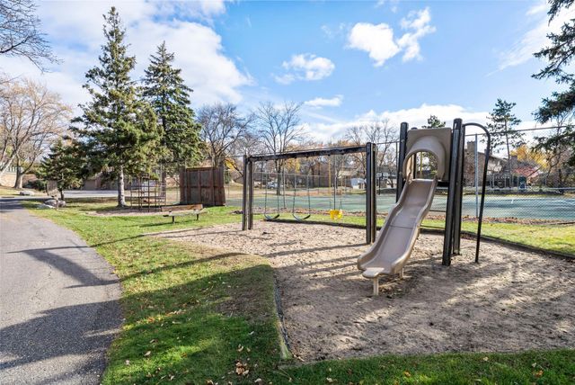 220 Windsor Lane, New Brighton, MN 55112