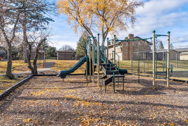 220 Windsor Lane, New Brighton, MN 55112