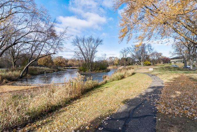 220 Windsor Lane, New Brighton, MN 55112