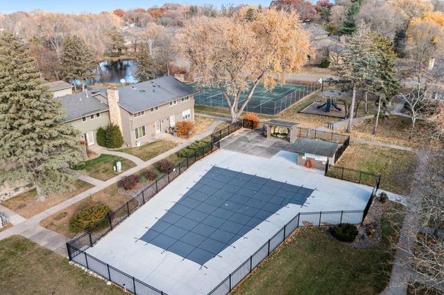 220 Windsor Lane, New Brighton, MN 55112