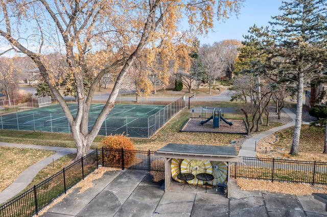 220 Windsor Lane, New Brighton, MN 55112