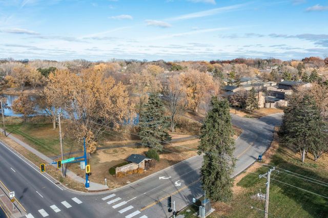 220 Windsor Lane, New Brighton, MN 55112