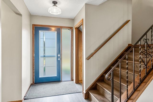 220 Windsor Lane, New Brighton, MN 55112