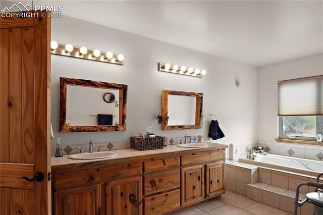 1008 Canon Ridge Trail A, Canon City, CO 81212