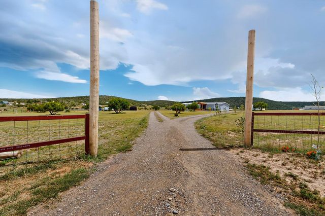 99 NORTHVIEW Trail, Edgewood, NM 87015