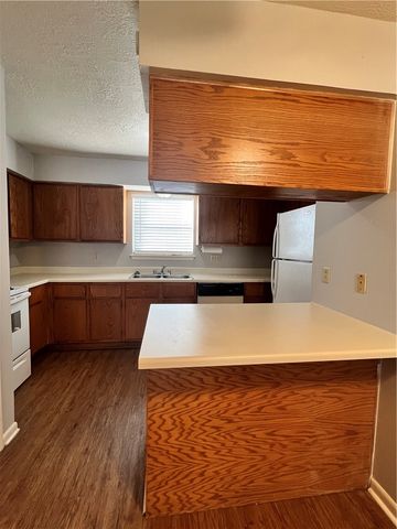 918 Spring Loop A, College Station, TX 77840