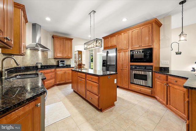 11530 COUNTRY CLUB DR, Berlin, MD 21811