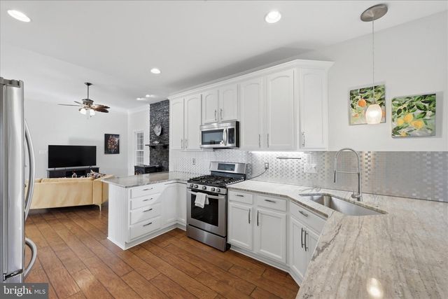 634 LAKEVIEW DR, Cross Junction, VA 22625