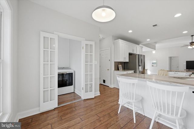 634 LAKEVIEW DR, Cross Junction, VA 22625