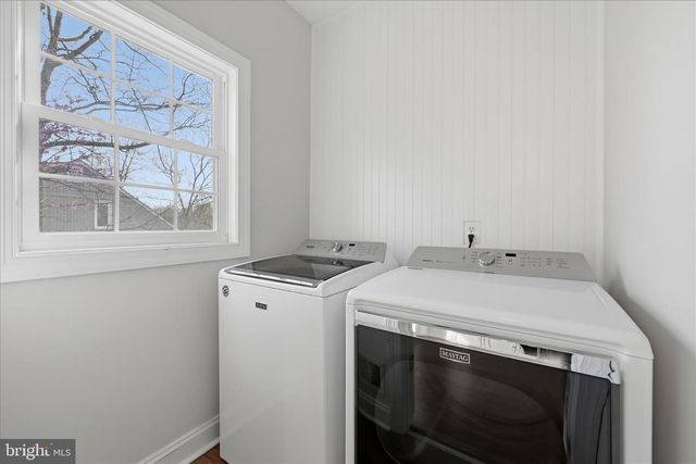 634 LAKEVIEW DR, Cross Junction, VA 22625