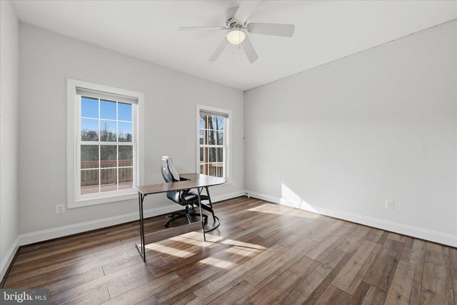 634 LAKEVIEW DR, Cross Junction, VA 22625