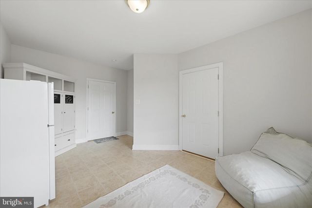 634 LAKEVIEW DR, Cross Junction, VA 22625