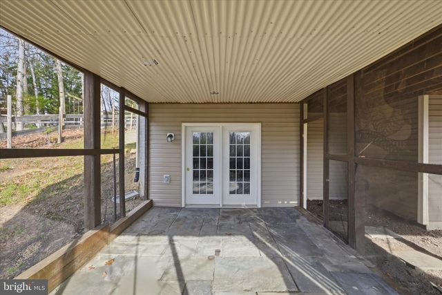 634 LAKEVIEW DR, Cross Junction, VA 22625