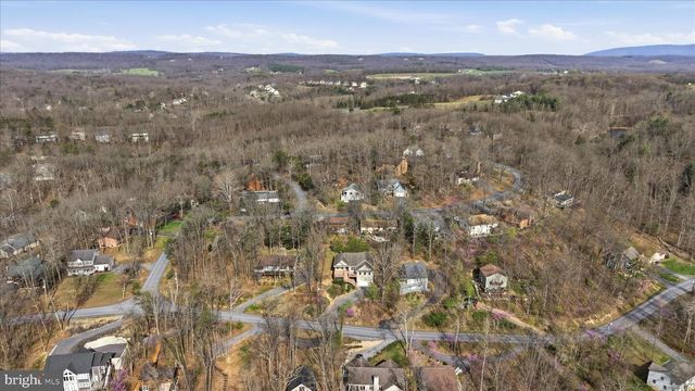 634 LAKEVIEW DR, Cross Junction, VA 22625