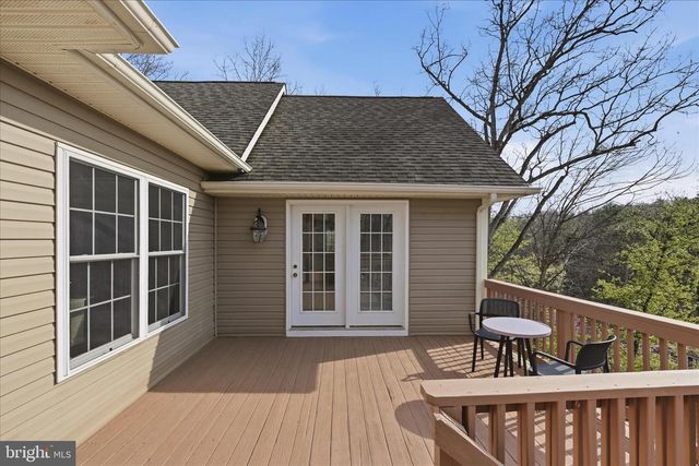 634 LAKEVIEW DR, Cross Junction, VA 22625