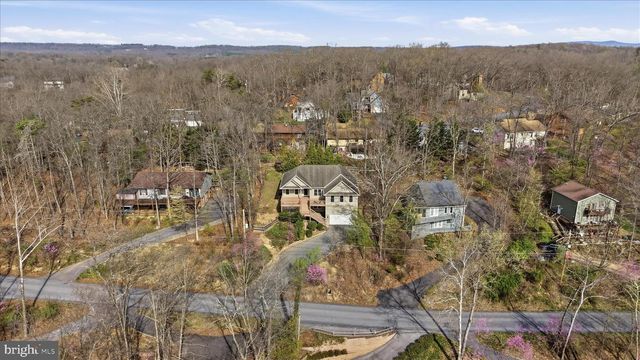 634 LAKEVIEW DR, Cross Junction, VA 22625