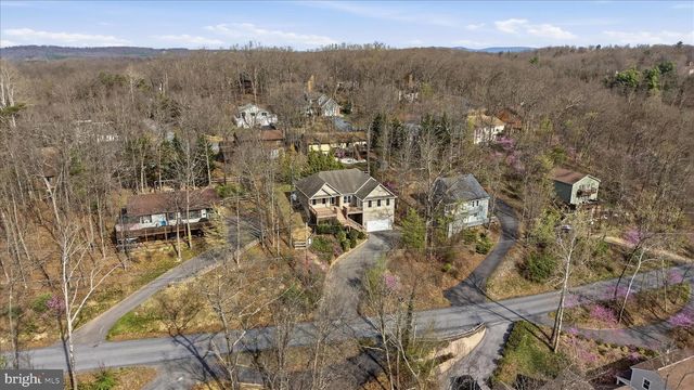 634 LAKEVIEW DR, Cross Junction, VA 22625