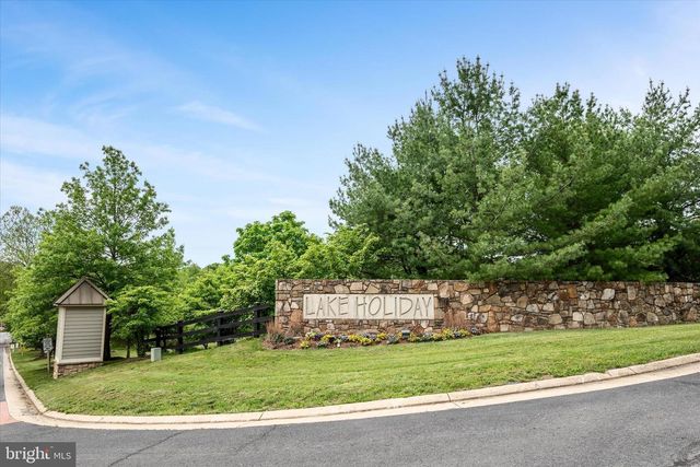 634 LAKEVIEW DR, Cross Junction, VA 22625