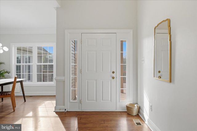 634 LAKEVIEW DR, Cross Junction, VA 22625