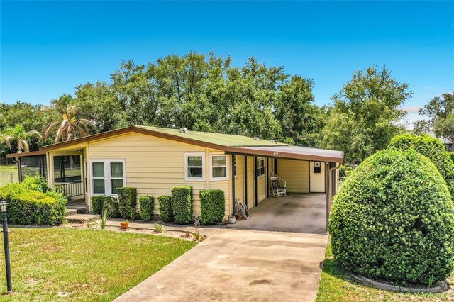 8233 COUNTY ROAD 109B, Lady Lake, FL 32159