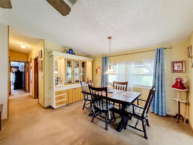 8233 COUNTY ROAD 109B, Lady Lake, FL 32159