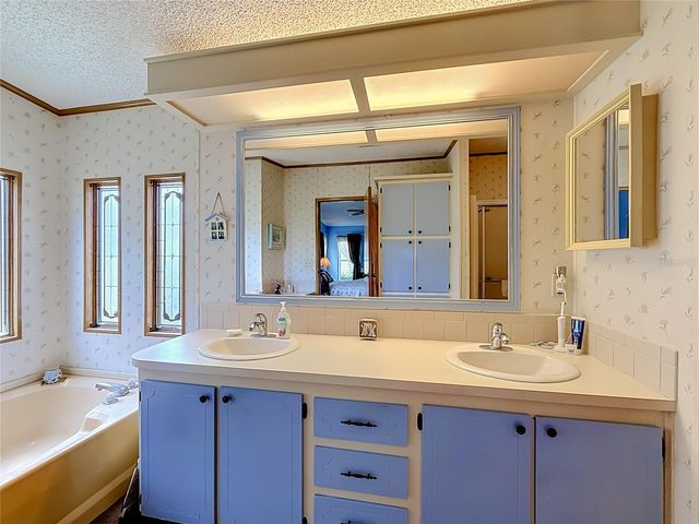 8233 COUNTY ROAD 109B, Lady Lake, FL 32159