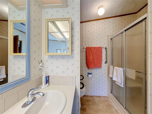8233 COUNTY ROAD 109B, Lady Lake, FL 32159
