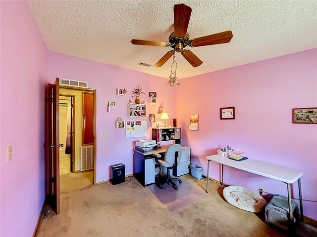 8233 COUNTY ROAD 109B, Lady Lake, FL 32159
